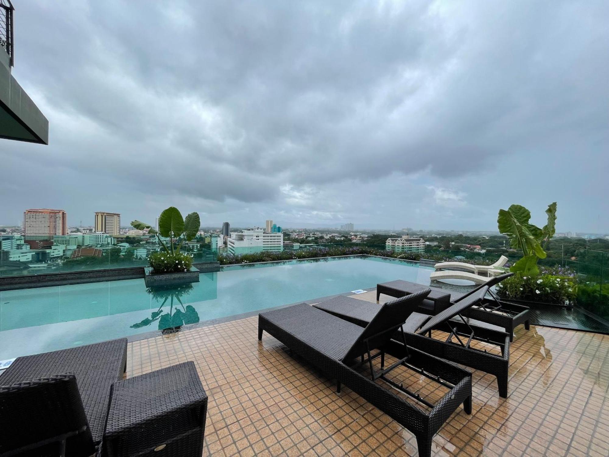 The Astra Condominuim - By Appartement *
