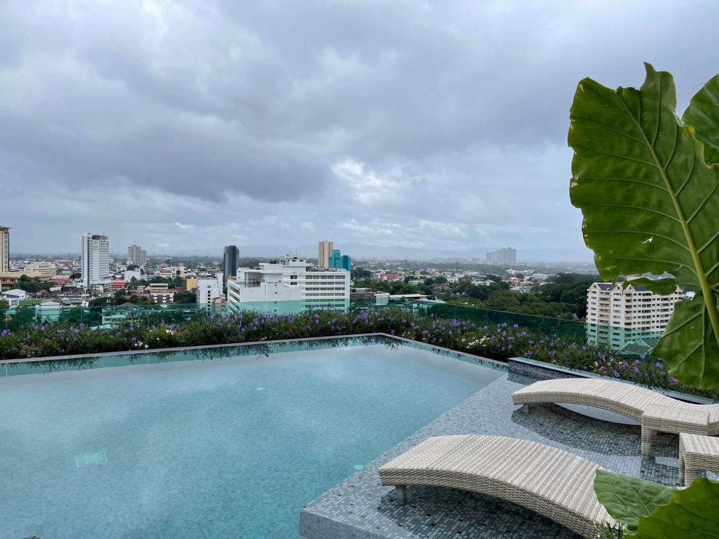 The Astra Condominuim - By Appartement *